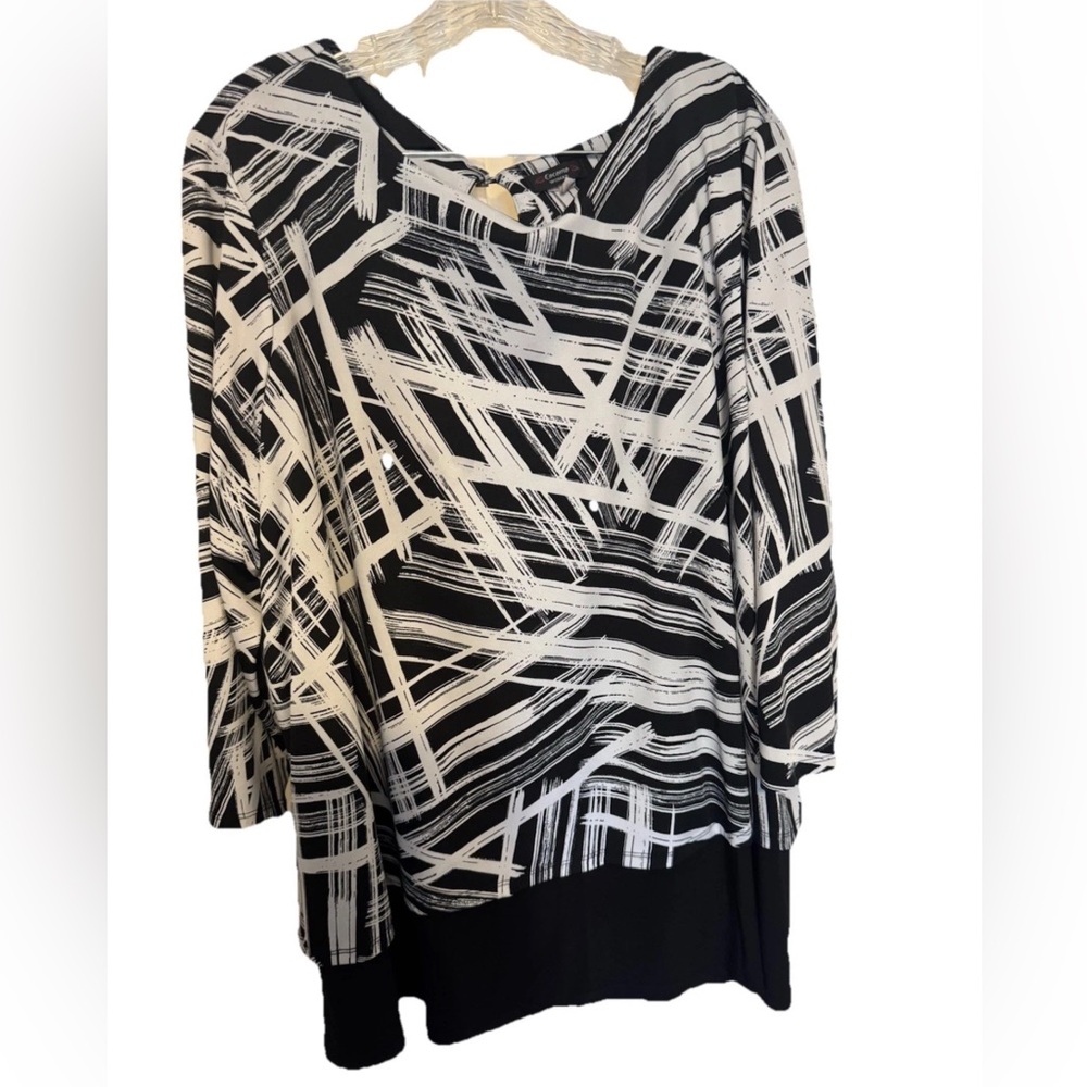 Cocomo Black‎ and White Patterned Top